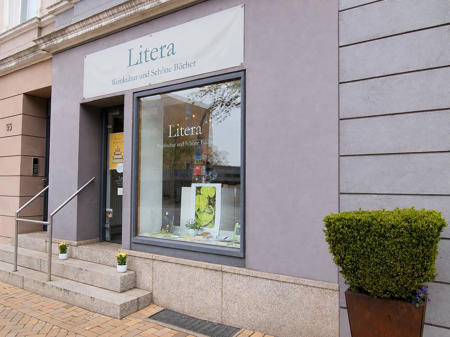 Litera in Kiel - Außenansicht von der Holtenauer Straße aus